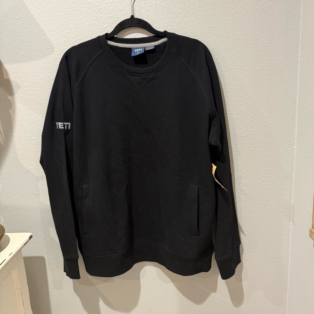 YETI Black Brushed Fleece Crew Sweatshirt NWT Men’s Large Embroidered Logo - Picture 3 of 4